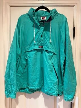 Vintage 90s Line 7 pullover windbreaker in a bright seafoam New Zealand
